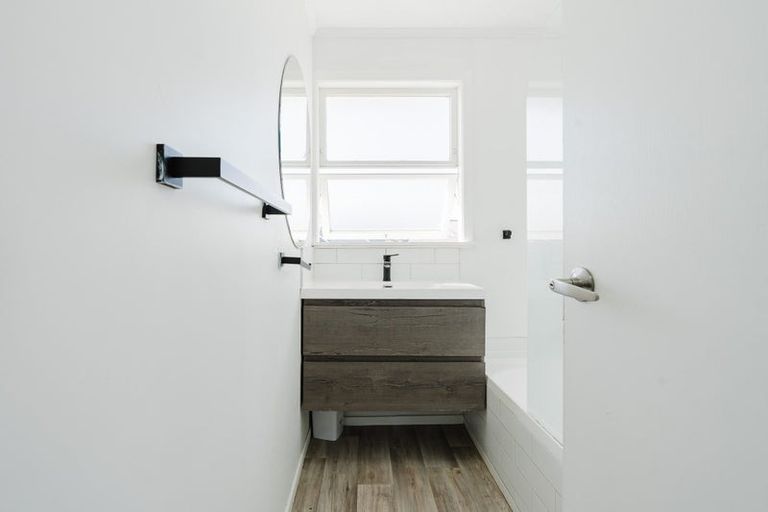 Photo of property in 10 Bremridge Place, Melville, Hamilton, 3206