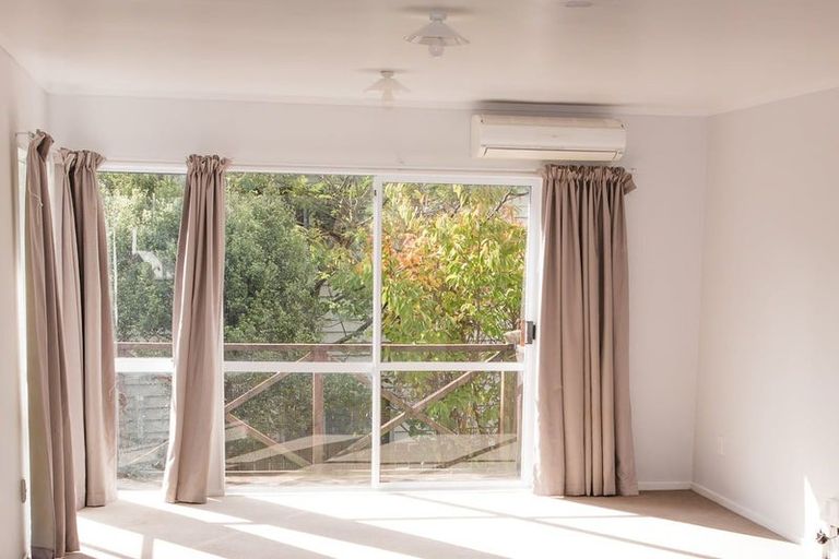 Photo of property in 9 Stephen Street, Johnsonville, Wellington, 6037