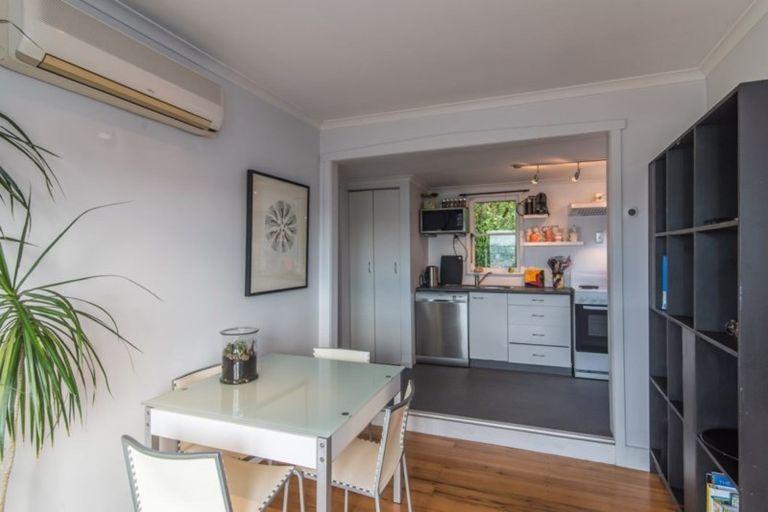 Photo of property in 92 Duncan Terrace, Kilbirnie, Wellington, 6022