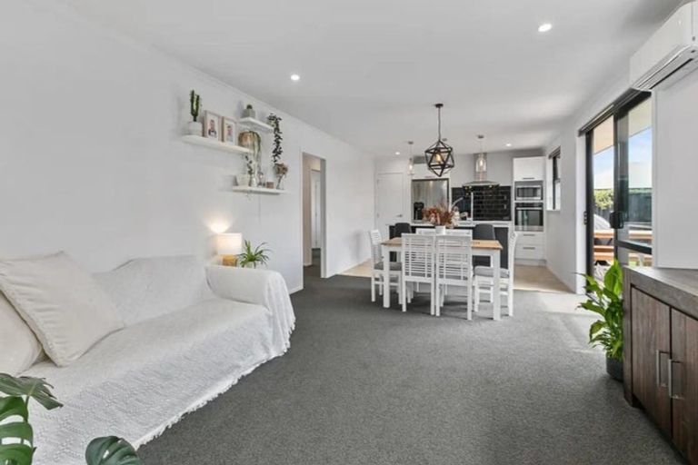 Photo of property in 11 Fuller Street, Papamoa Beach, Papamoa, 3118