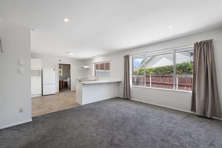Photo of property in 19 Rutherglen Avenue, Ilam, Christchurch, 8041