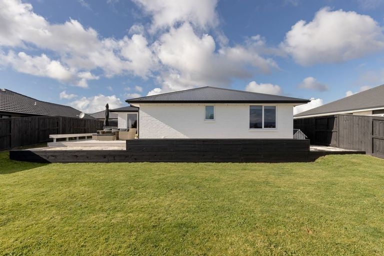 Photo of property in 22 Kahawai Place, Omokoroa, 3114