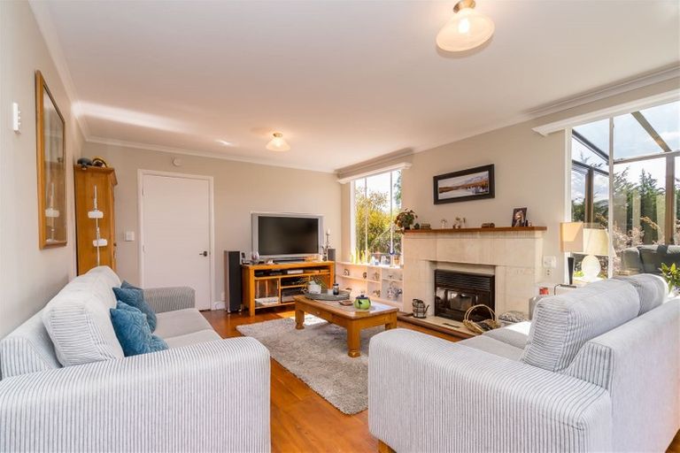 Photo of property in 1 Saint Ronans Road, Macandrew Bay, Dunedin, 9077