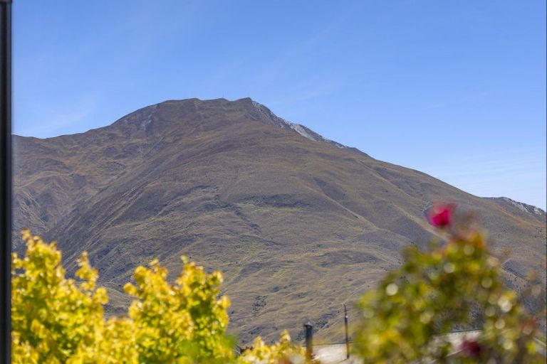 Photo of property in 121 Tenby Street, Wanaka, 9305