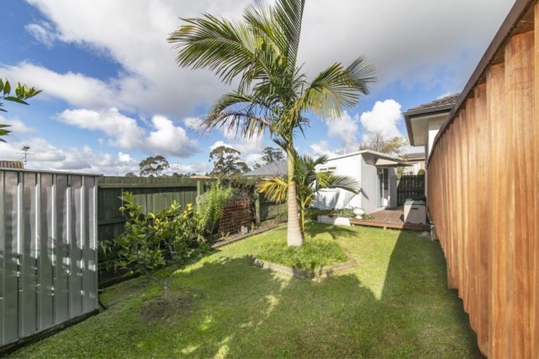 Photo of property in 87c Triangle Road, Massey, Auckland, 0614
