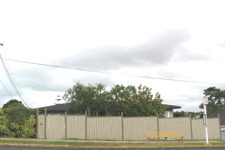 Photo of property in 3/27 Sunnynook Road, Forrest Hill, Auckland, 0620