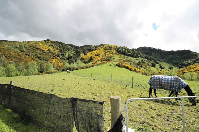 Photo of property in 43 Tara Hills Drive, North Taieri, Mosgiel, 9092