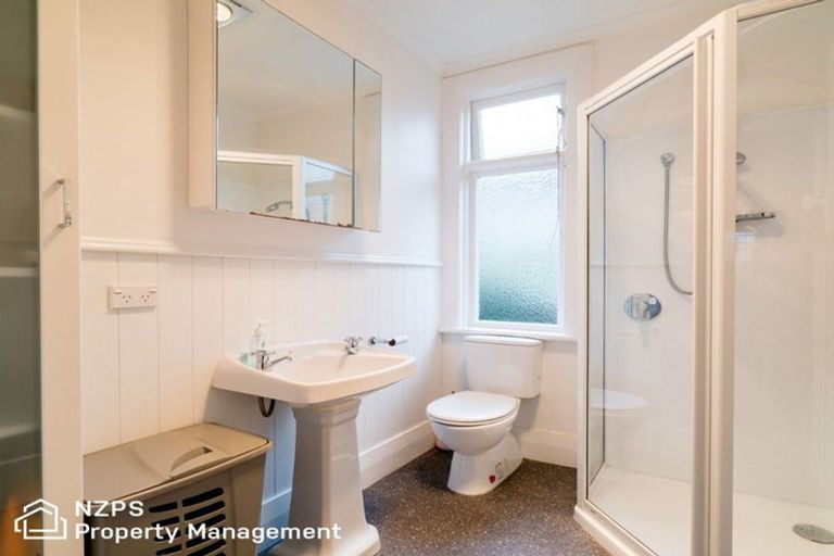 Photo of property in 372 Bay View Road, Saint Clair, Dunedin, 9012