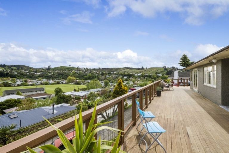 Photo of property in 32 Tipahi Street, Nelson South, Nelson, 7010