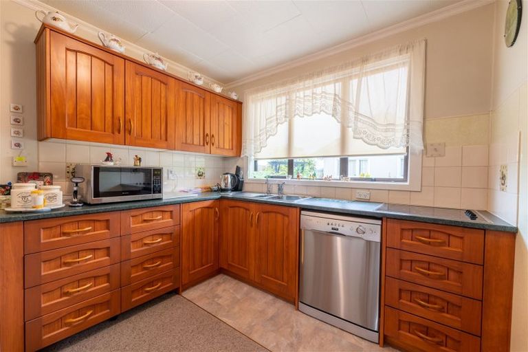 Photo of property in 6 Moorhouse Street, Waimate, 7924