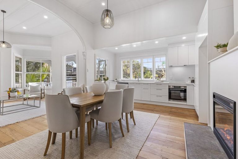 Photo of property in 25 Princes Street, Northcote Point, Auckland, 0627