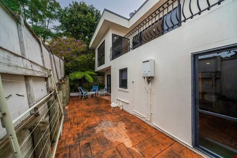 Photo of property in 1/27 Tumbridge Place, Somerville, Auckland, 2014