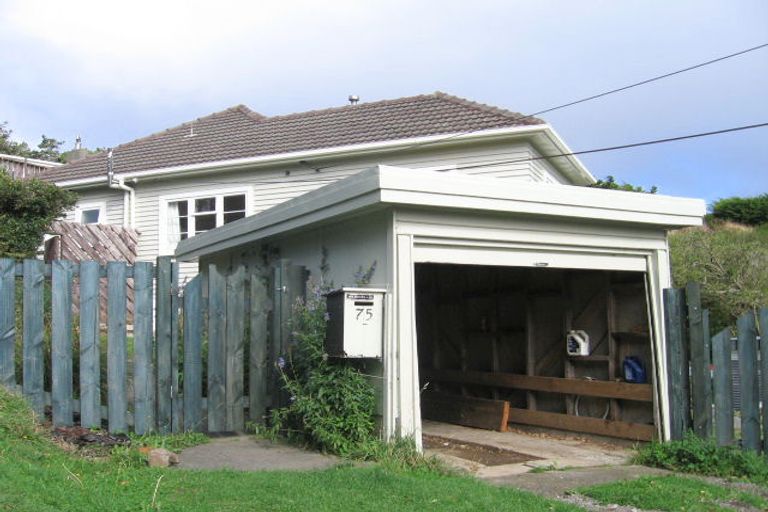 Photo of property in 75 Tarawera Road, Johnsonville, Wellington, 6037