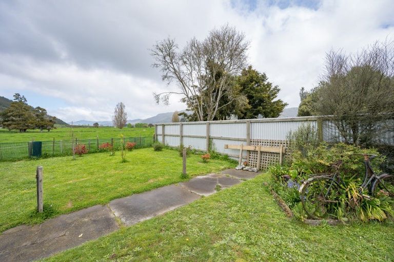 Photo of property in 138 Waller Street, Murchison, 7007