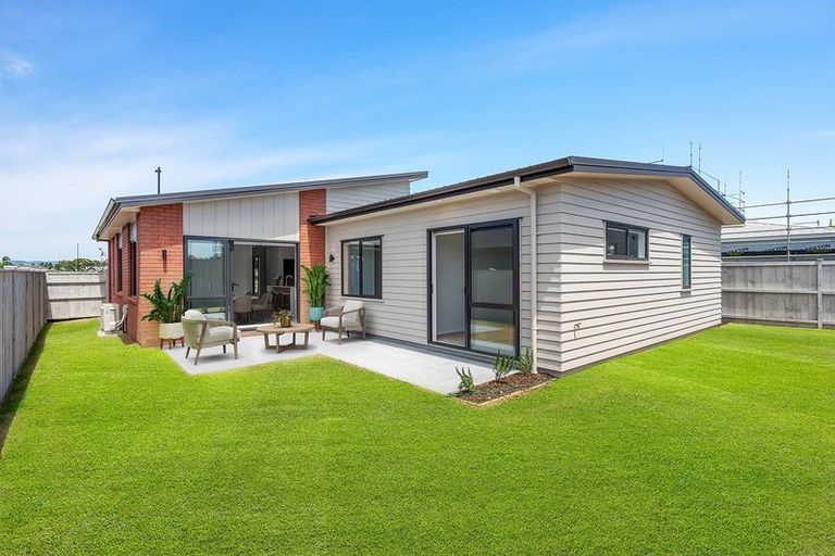 Photo of property in 57 Te Napi Drive, Takanini, 2112