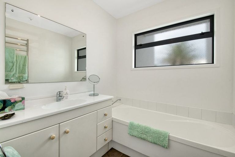 Photo of property in 7c Puriri Avenue, Orewa, 0931