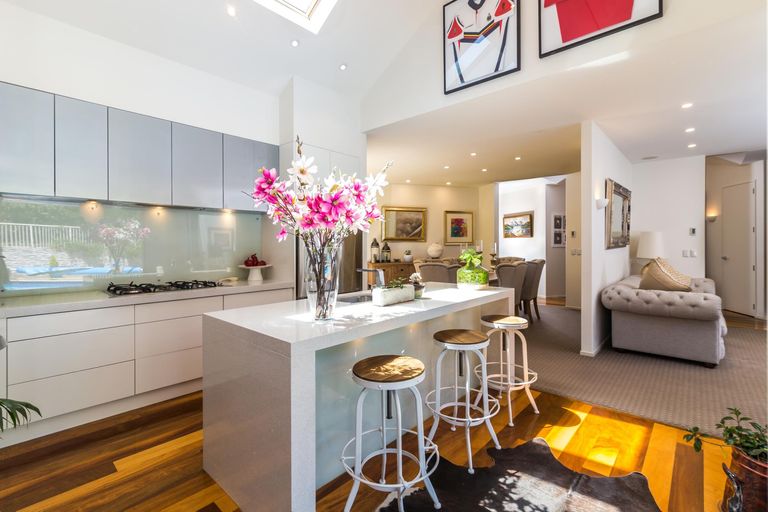 Photo of property in 5 Cameron Drive, Acacia Bay, Taupo, 3385