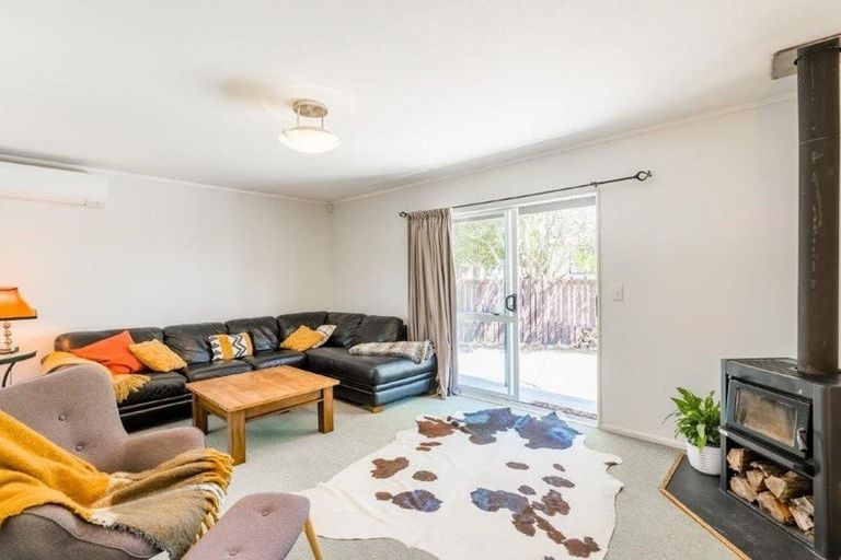 Photo of property in 16 Rosewood Place, Paraparaumu, 5032