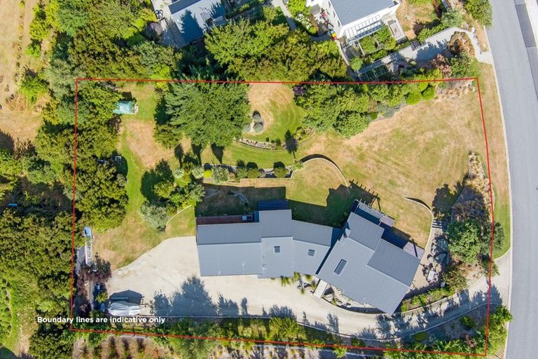 Photo of property in 10 Minaret Ridge, Wanaka, 9305