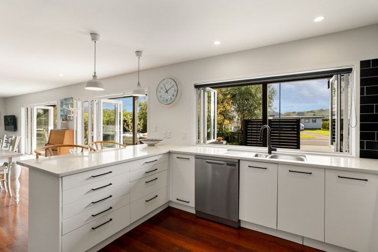 Photo of property in 31 Meadow Drive, Whitianga, 3510