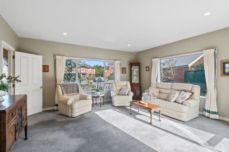 Photo of property in 11 Parkham Drive, Burnside, Christchurch, 8053