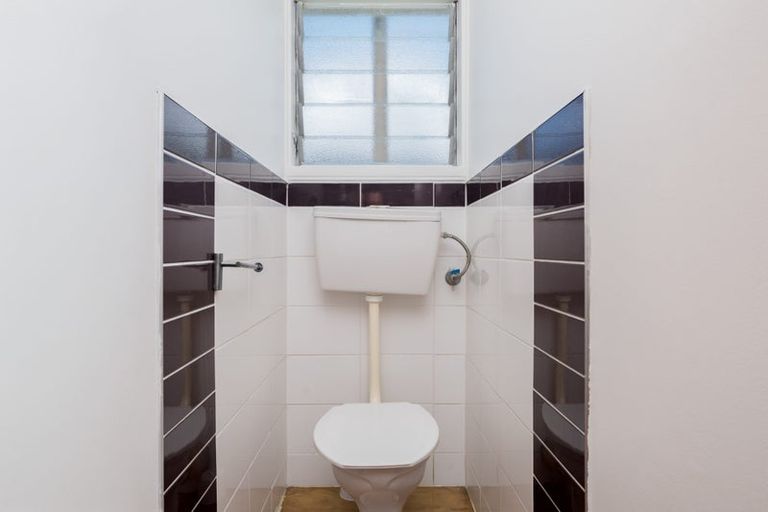 Photo of property in 39 Harrington Road, Henderson, Auckland, 0610