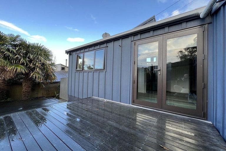 Photo of property in 1/77 Hebron Road, Waiake, Auckland, 0630