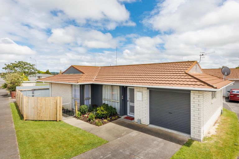 Photo of property in 5 Herbert Avenue, Cloverlea, Palmerston North, 4412