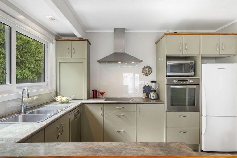 Photo of property in 2/40 Beulah Avenue, Rothesay Bay, Auckland, 0630