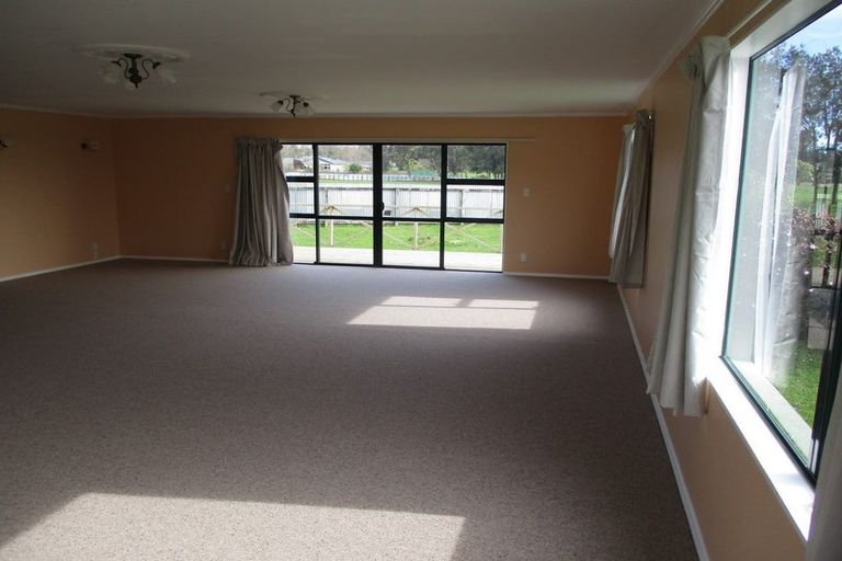 Photo of property in 312 Arapaepae Road South, Levin, 5571