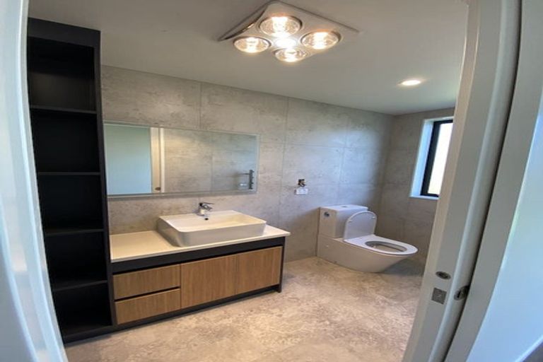 Photo of property in 5 Bendridge Street, Flat Bush, Auckland, 2019