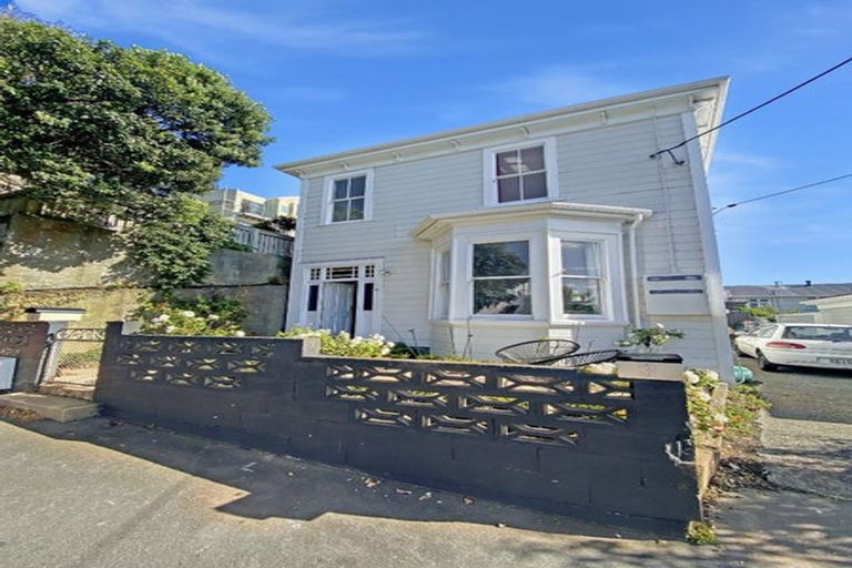 Photo of property in 51 Scarborough Terrace, Mount Victoria, Wellington, 6011