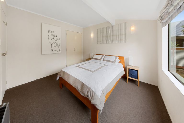 Photo of property in 26 Cordyline Road, Port Waikato, Tuakau, 2695