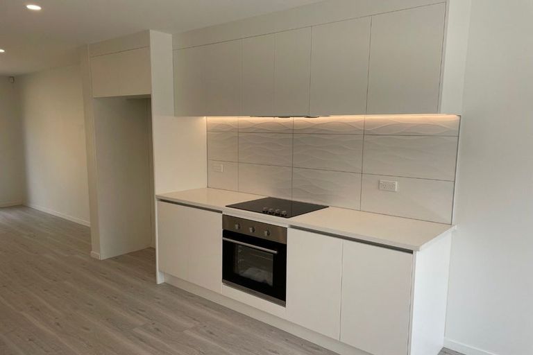 Photo of property in 8b Roys Road, Weymouth, Auckland, 2103