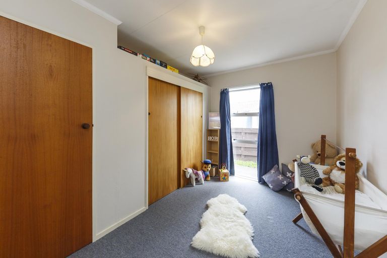 Photo of property in 22 Palliser Place, Milson, Palmerston North, 4414