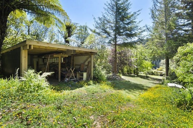 Photo of property in 562 Turitea Road, Turitea, Palmerston North, 4472