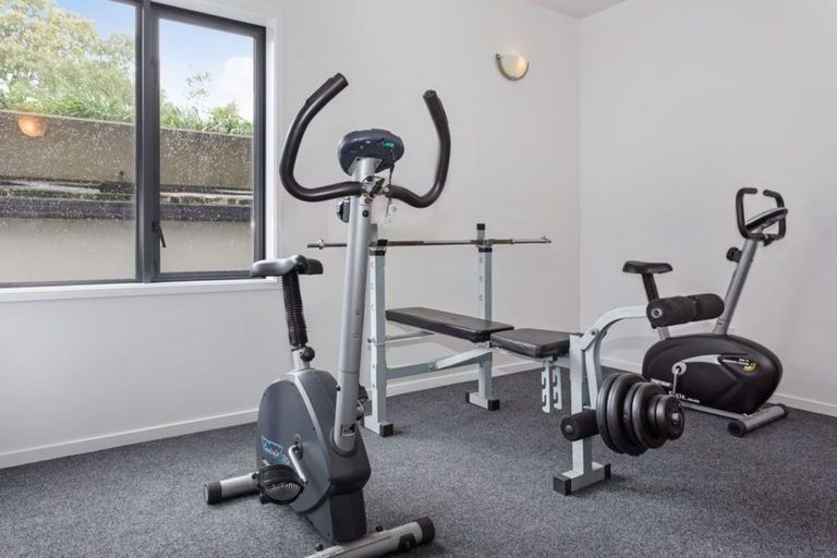 Photo of property in Gloucester Towers, 17/28 Gloucester Street, Christchurch Central, Christchurch, 8013