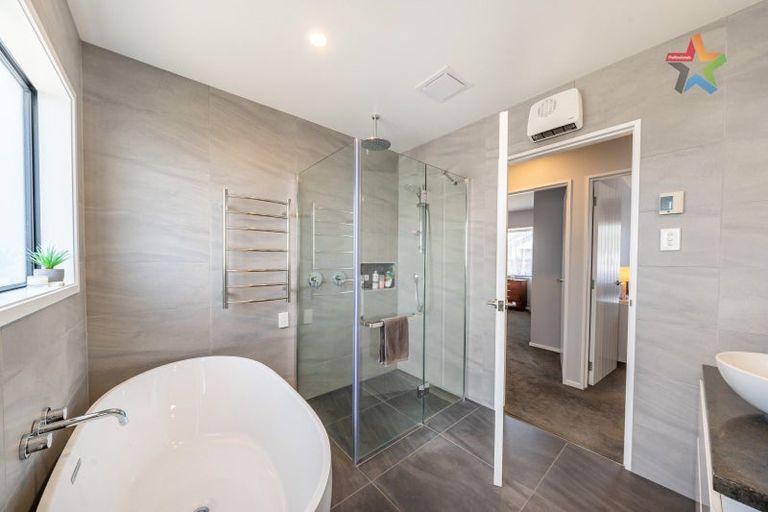 Photo of property in 20 Jasmine Grove, Maungaraki, Lower Hutt, 5010