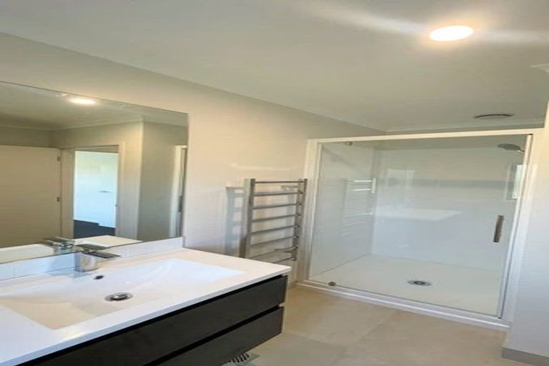 Photo of property in 7/77 Glenmore Road, Sunnyhills, Auckland, 2010