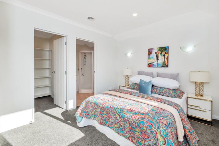 Photo of property in 35 English Oak Drive, Schnapper Rock, Auckland, 0632