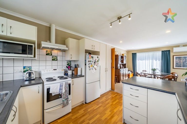 Photo of property in 294a Stokes Valley Road, Stokes Valley, Lower Hutt, 5019