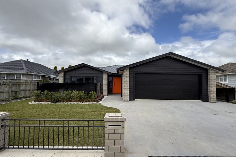 Photo of property in 26 Winchester Street, Levin, 5510