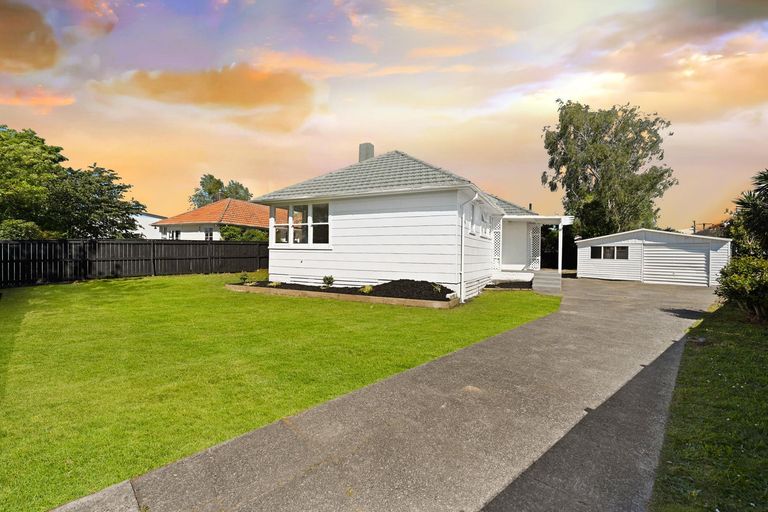 Photo of property in 10 Holland Road, Fairfield, Hamilton, 3214