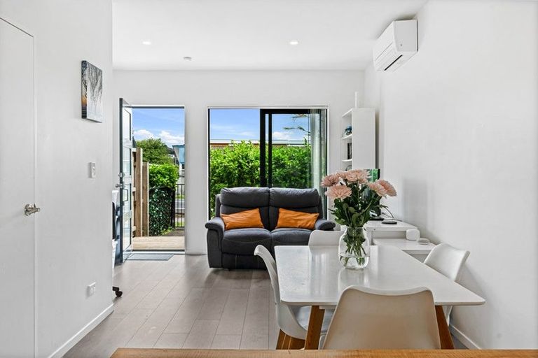 Photo of property in 5/122 Pooks Road, Ranui, Auckland, 0612