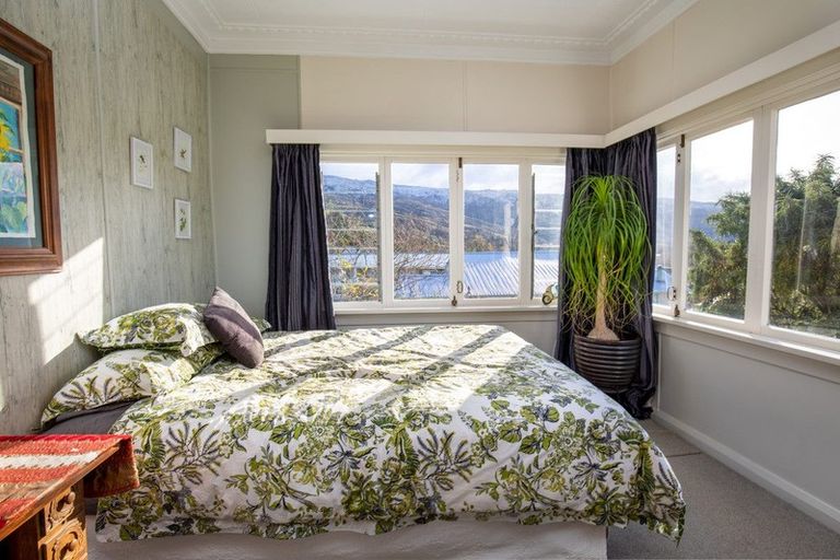 Photo of property in 34 Branxholm Street, Roxburgh, 9500