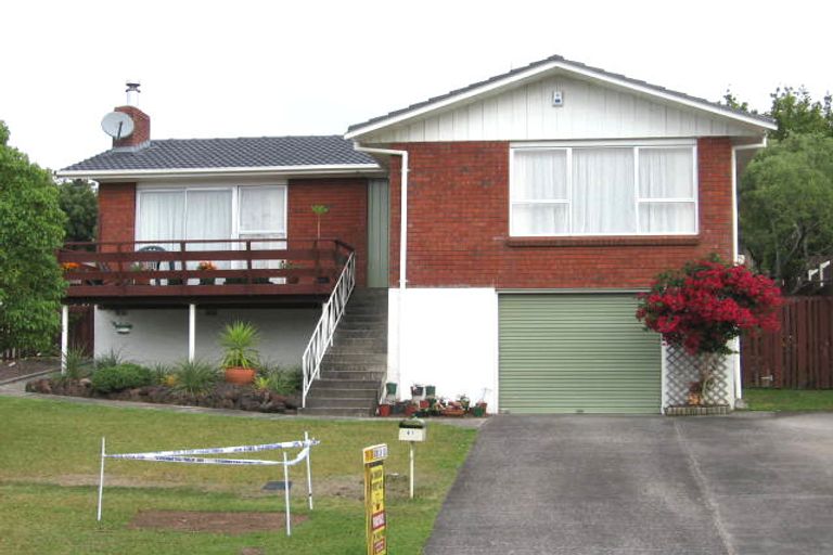 Photo of property in 41 Kirby Street, Glendene, Auckland, 0602