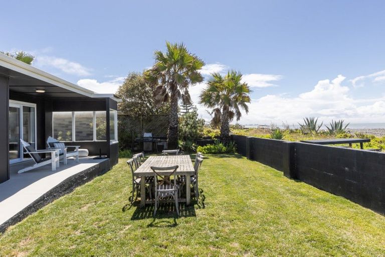 Photo of property in 243 Clifton Road, Te Awanga, 4102
