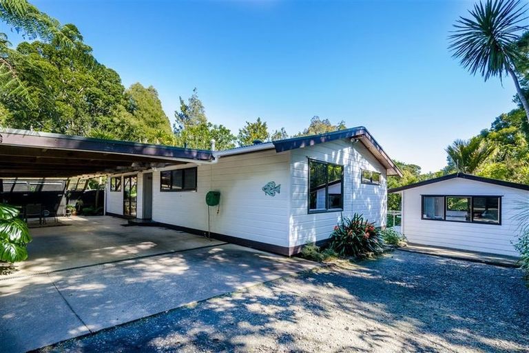 Photo of property in 128 Hinau Road, Waimauku, 0881