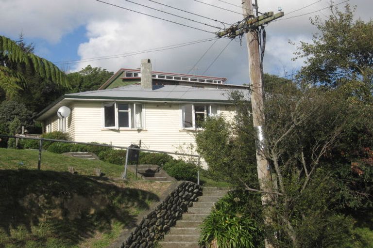 Photo of property in 4 Gloucester Street, Cannons Creek, Porirua, 5024