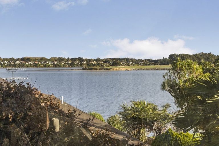 Photo of property in 13 Reynard Terrace, Conifer Grove, Takanini, 2112